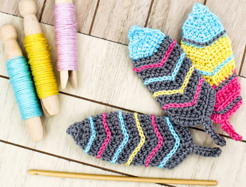 Cover Frau Line Gratisanleitung Häkelapplikation Feder