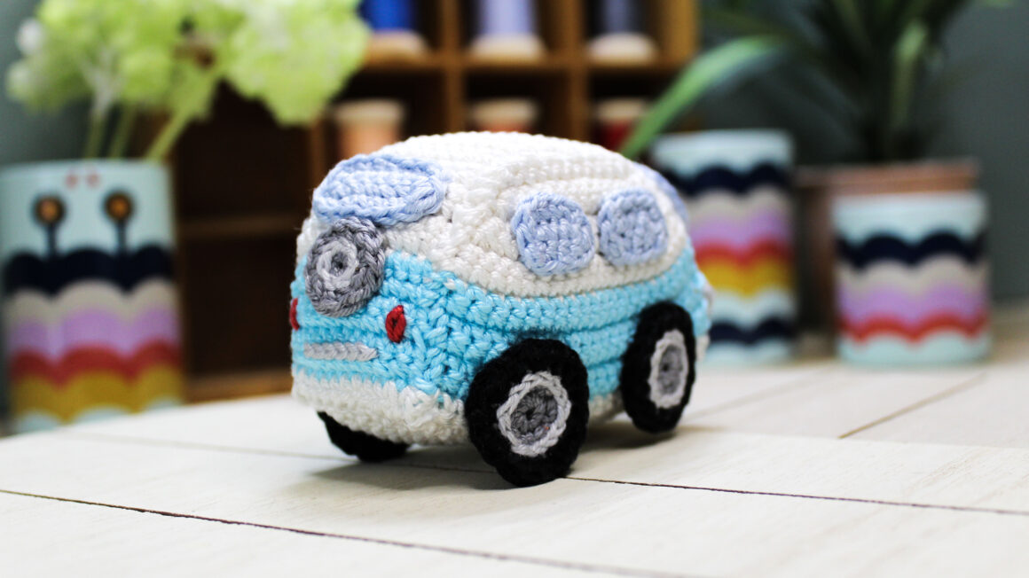 Frau Line Cover Anleitung Amigurumi häkeln Bulli