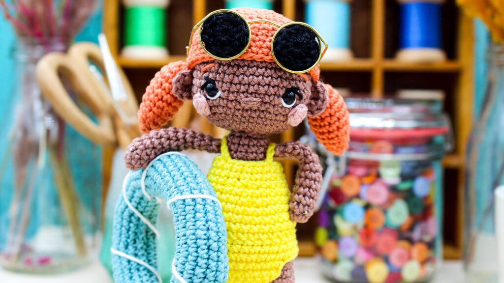 Frau Line kostenlose Häkelanleitung Amigurumi Poppy